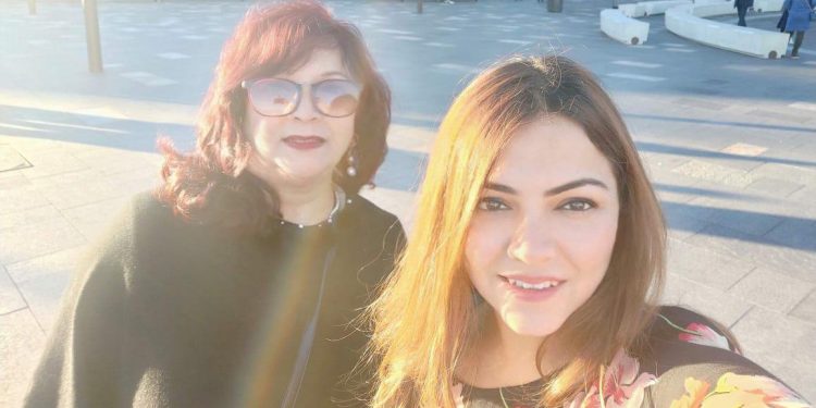 'I am ashamed as a human that we are asked to abandon parents' 1 MansiGargStrandedAussie