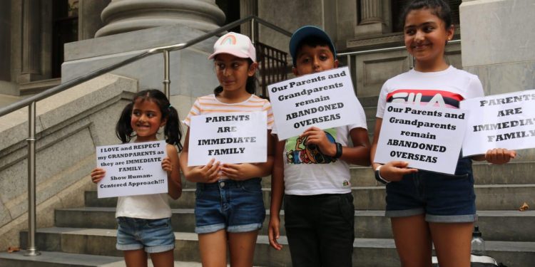 Petition to allow parents under family reunion visa to be presented in Parliament 1 parents