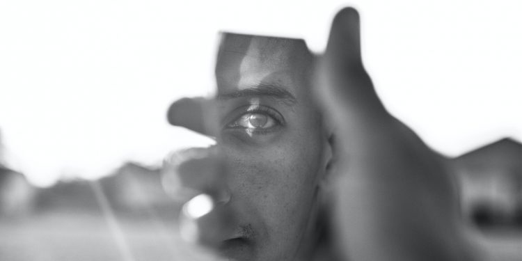 कहानी को यहां से देखिए: हमें ‘आइना’ दिखाती मुराकामी की कहानी!