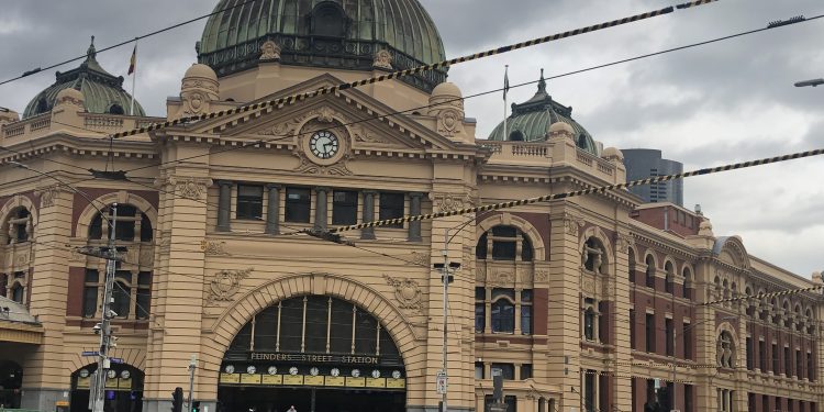 What are Australian state-border rules for domestic travel? 1 Melbourne Flinders St Stn