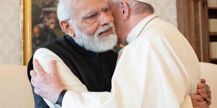 PM Modi meets Pope Francis; extends invitation to visit India