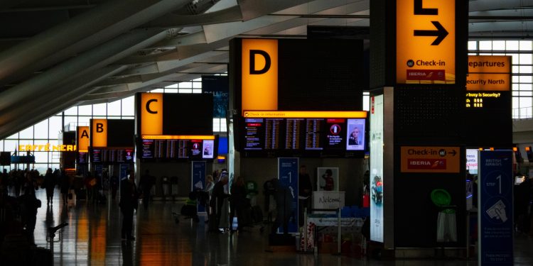 Extend visas for people stuck overseas during pandemic, Greens demand 1 Extend visas for people stuck overseas during pandemic, Greens demand