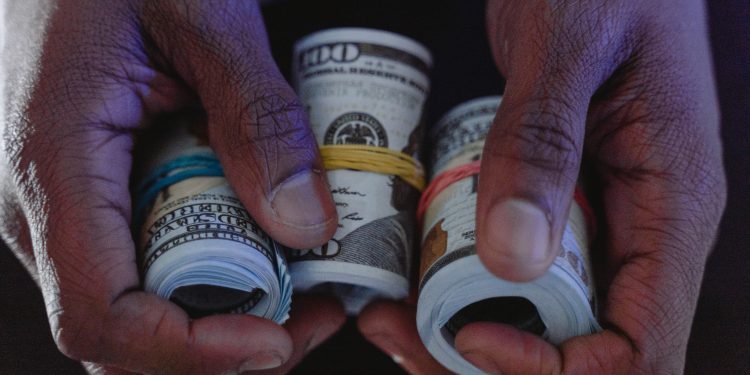 Police arrests bank employees, others for attempts to withdraw from NRI account 1 Bank Fraud HDFC NRI