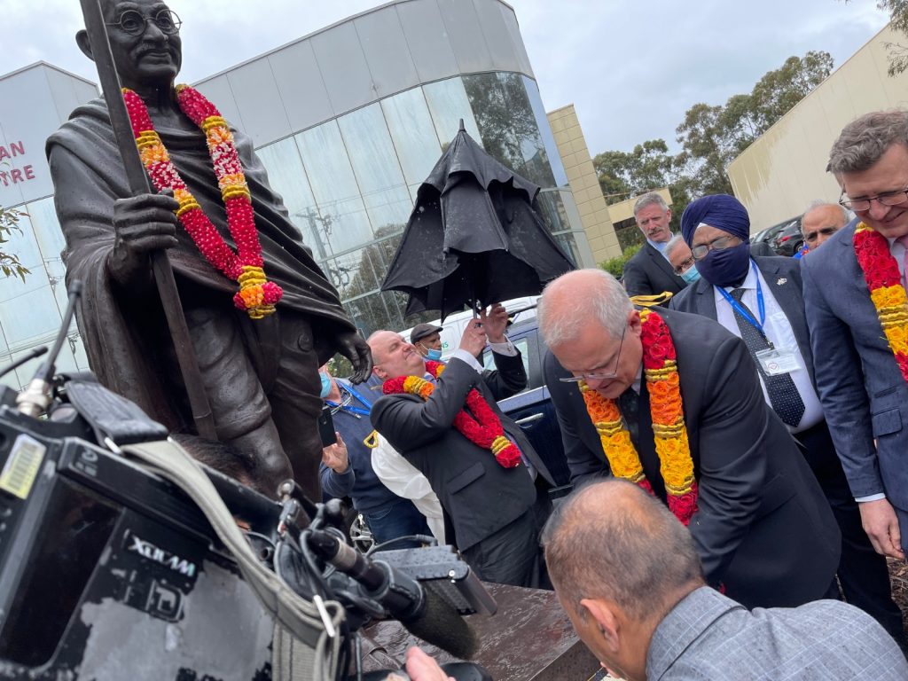 Melbourne, that once rejected Gandhi's statue, gets one now 2 Gandhi 2