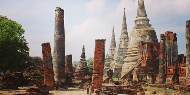 The 'Ayodhya' in Thailand: A site of immense temples 1 The ‘Ayodhya’ in Thailand: A site of immense temples