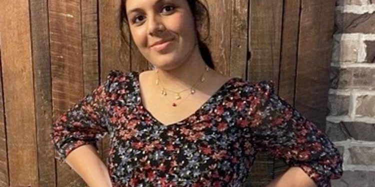 'Dropped from a stretcher on her head': Indian student becomes 9th victim of the Travis Scott concert 1 Bharti Shahani died from the injuries she suffered at Astroworld (Facebook/Bharti Shahani)