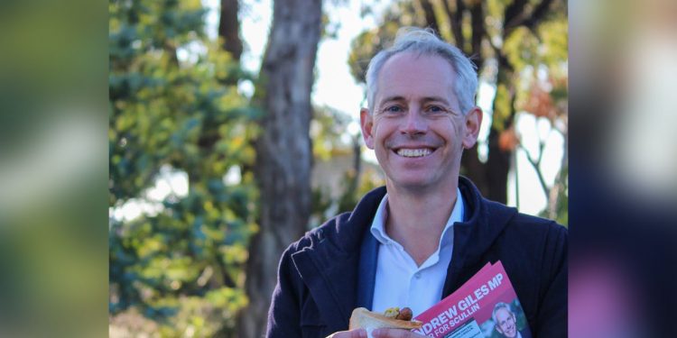Who is Andrew Giles, the new Australian immigration and citizenship minister? 1 Andrew Giles is Australia's new Minister for Immigration, Citizenship and Multicultural Affairs, Photo: twitter.com/andrewjgiles