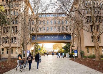 Universities Australia urged immigration reset for foreign graduates