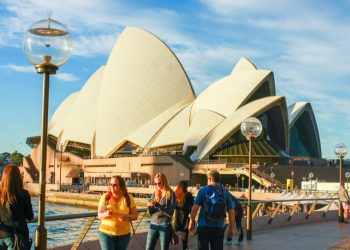 Indian visitors get limited deals on flights and travel deals: Tourism Australia