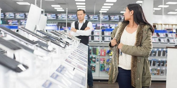 <strong>Indian-origin women convicted of shoplifting and other frauds in UK</strong> 1 Indian-origin women convicted of shoplifting and other frauds in UK