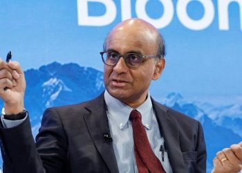 Indian-Origin Minister Tharman Announces Candidacy for Singapore's Presidential Election 6 Indian-Origin Minister Tharman Announces Candidacy for Singapore's Presidential Election