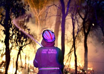 Residents Flee Amid Intense Bushfire Crisis in Southeastern Australia