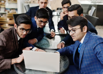 NRI Tech Experts_ Forging the Path to a Digital Future