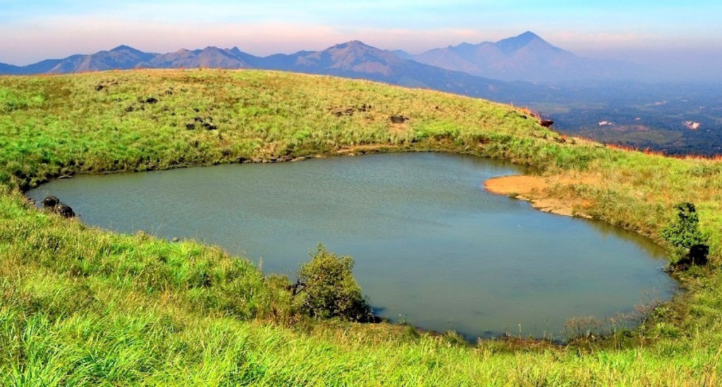 Off The Beaten Track : Tourist Destinations in India 3 South-India - Chembra-Lake-Western-Ghats