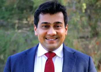 Varun Ghosh-Pioneering-Diversity-in-Australian-Politics-with-Bhagavad-Gita-Oath