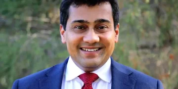 Varun Ghosh-Pioneering-Diversity-in-Australian-Politics-with-Bhagavad-Gita-Oath