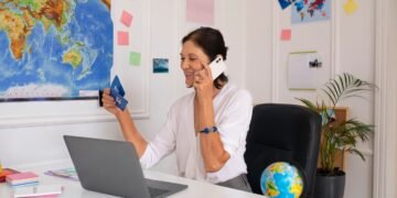 Planning a Trip to the U.S.? Experts Advise You Google Yourself First
