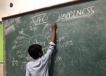 Many tongues, one people: the debate over linguistic diversity in India 10 Many tongues, one people: the debate over linguistic diversity in India