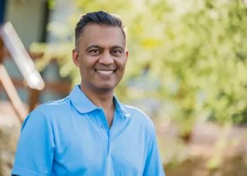 Amish Shah wins Arizona's Democratic primary, defying his own party's establishment pick 3 Amish Shah campaign event Phoenix Arizona July 2026, Indian American Democratic congressional primary winner
