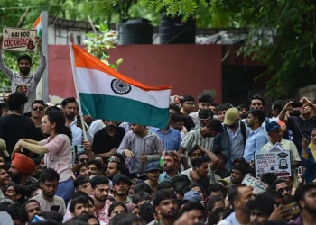 India's Cockroach Protesters March on Parliament. Police Fire Tear Gas. 3 Cockroach Janta Party