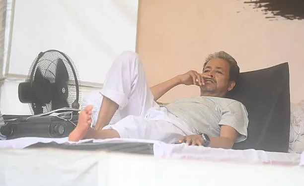 Delhi High Court takes up urgent PIL over Sonam Wangchuk's health. Hearing set for Thursday. 1 Sonam Wangchuk hunger strike Delhi High Court PIL 2026