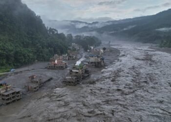 Floods in Nepal‑Tibet disrupt pilgrimage to Mount Kailash, a sacred mountain with centuries of evolving tradition 3 Floods in Nepal‑Tibet disrupt pilgrimage to Mount Kailash, a sacred mountain with centuries of evolving tradition