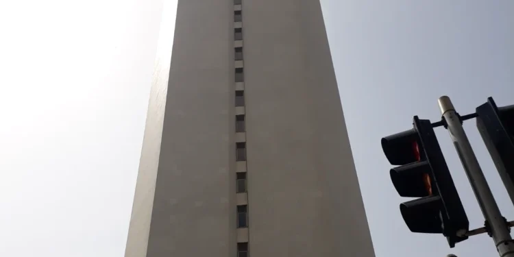 NRI Deposit Rates 2026: Record Inflows End in Massive Rate Crash 1 Reserve Bank of India building, linked to NRI deposit rates 2026