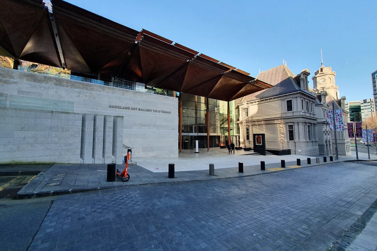 Modern entrance and extension of Auckland Art Gallery Toi o Tāmaki