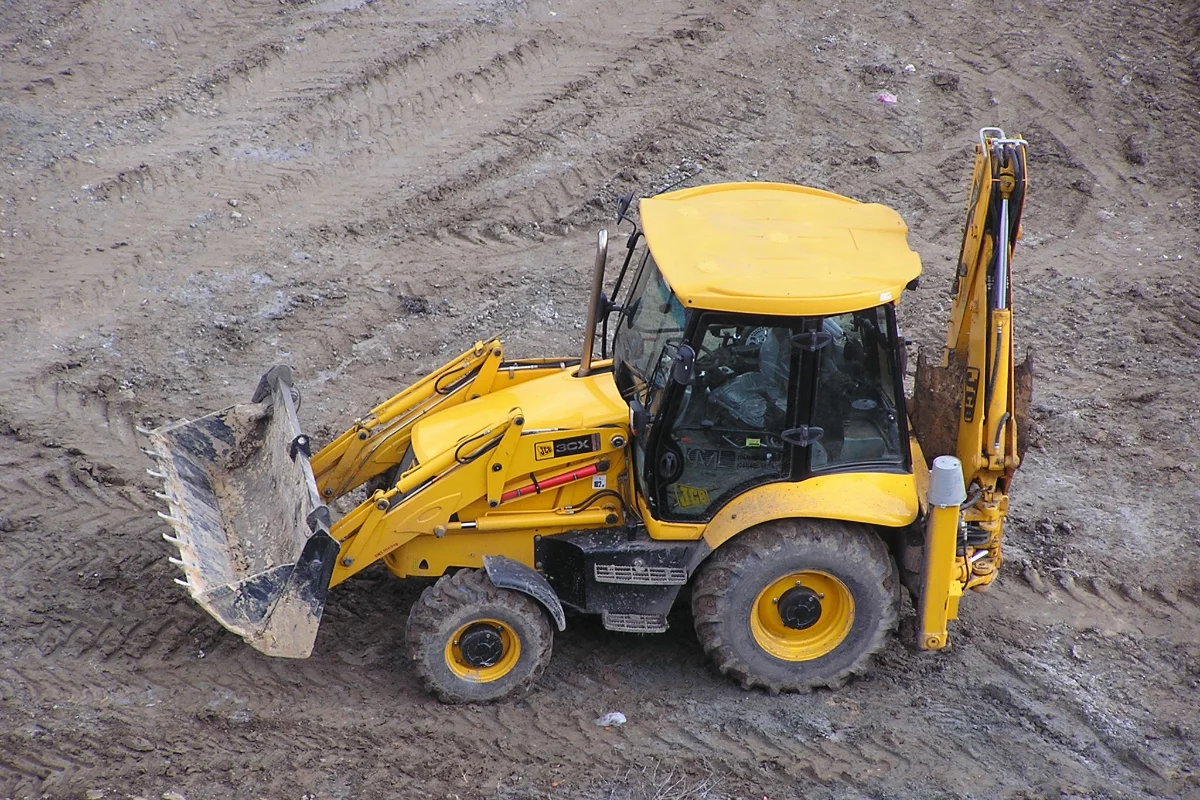 A JCB 3CX backhoe loader, the type of construction machine India has begun exporting to New Zealand
