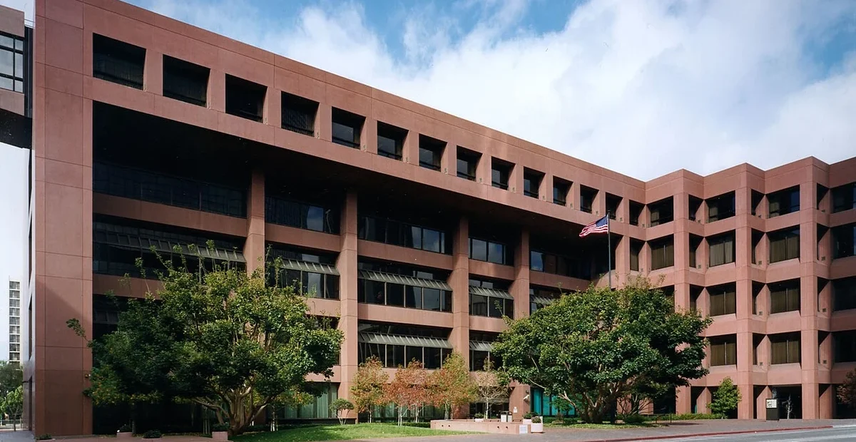 Edward J. Schwartz federal courthouse in San Diego, illustrating the DV-2027 lottery court case.