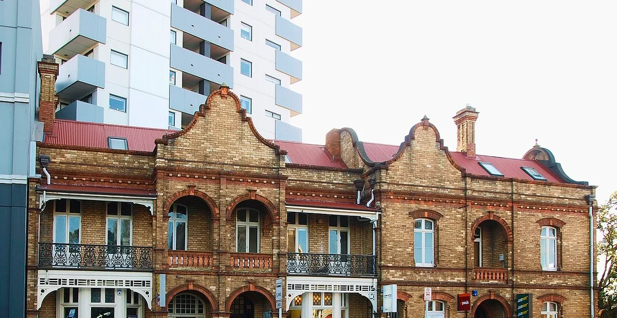 Terrace houses on Symonds Street in Auckland, illustrating New Zealand renting arrangements.
