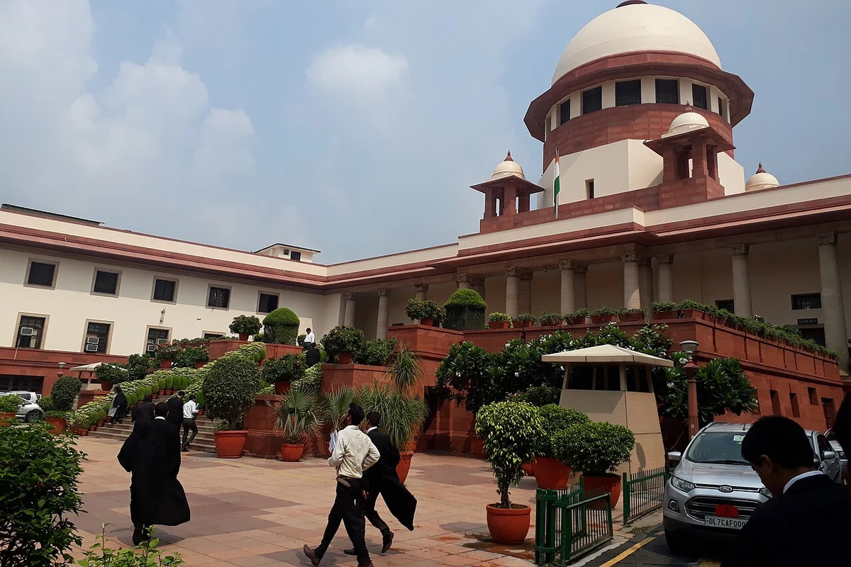 Supreme Court building in New Delhi, illustrating India power of attorney and property-title rules.