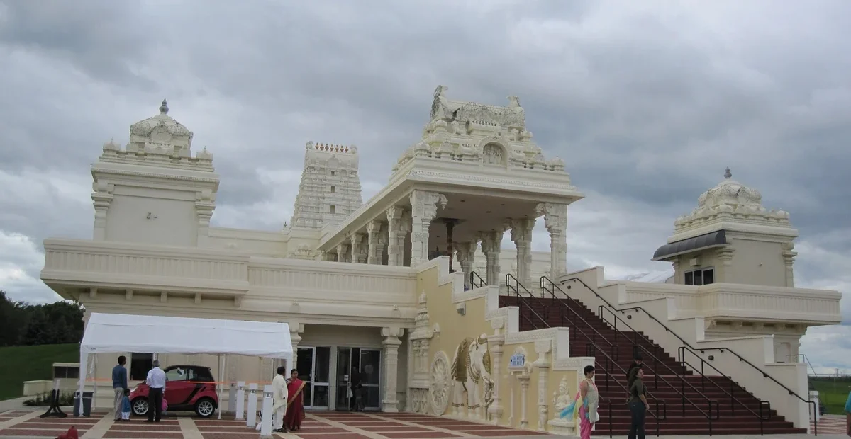 Illinois temple plot reporting: Sri Venkateswara Swami Temple in Aurora in a 2009 archive photograph