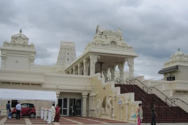 Illinois temple plot reporting: Sri Venkateswara Swami Temple in Aurora in a 2009 archive photograph